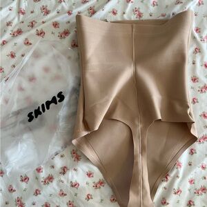 SKIMS Body Zoned High Waisted Long - Clay